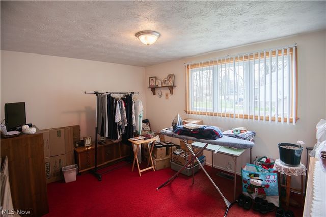 719 Oregon Avenue, Mcdonald, OH 44437