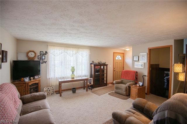 719 Oregon Avenue, Mcdonald, OH 44437