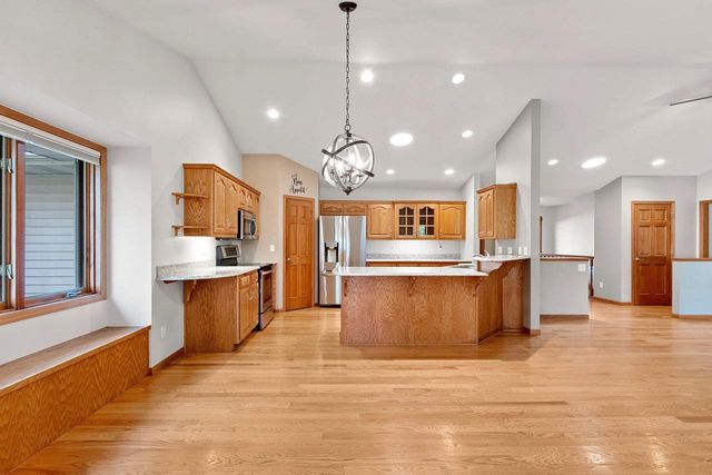 2238 HOPF LANE, De Pere, WI 54115