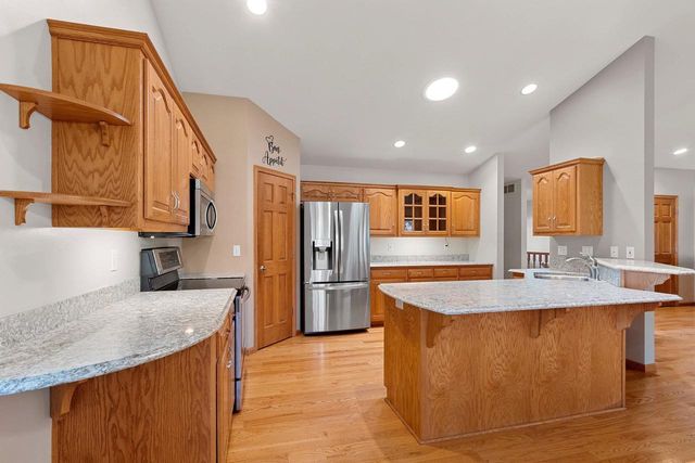 2238 HOPF LANE, De Pere, WI 54115