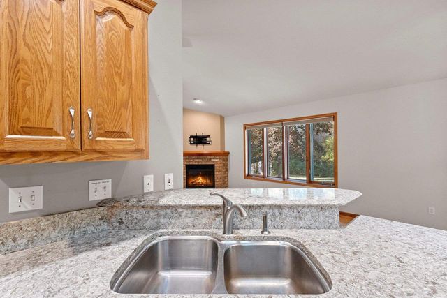 2238 HOPF LANE, De Pere, WI 54115