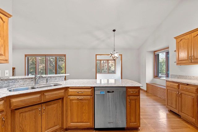 2238 HOPF LANE, De Pere, WI 54115