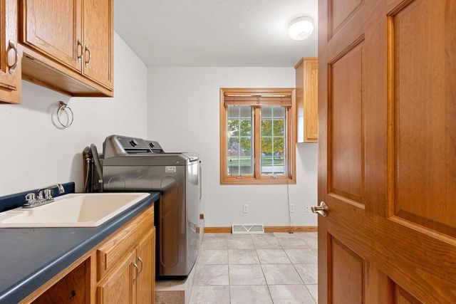 2238 HOPF LANE, De Pere, WI 54115