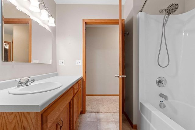 2238 HOPF LANE, De Pere, WI 54115