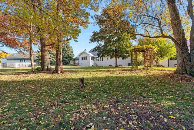 2238 HOPF LANE, De Pere, WI 54115