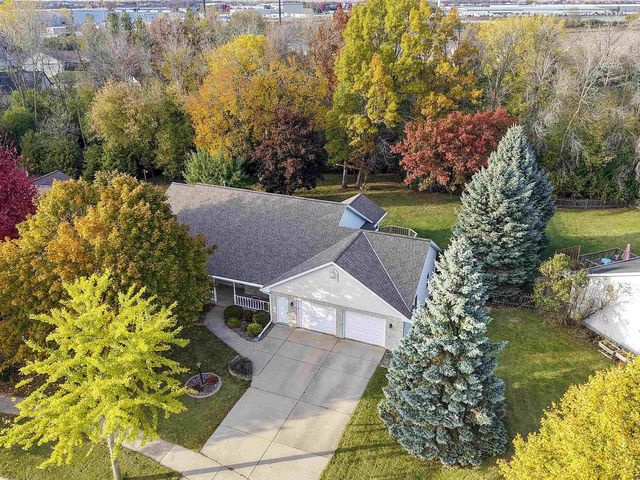 2238 HOPF LANE, De Pere, WI 54115
