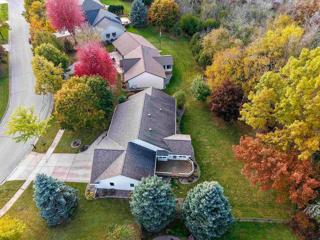 2238 HOPF LANE, De Pere, WI 54115