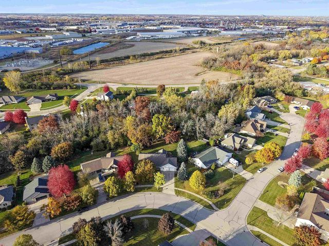 2238 HOPF LANE, De Pere, WI 54115