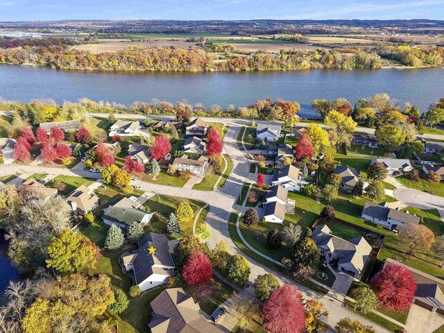 2238 HOPF LANE, De Pere, WI 54115