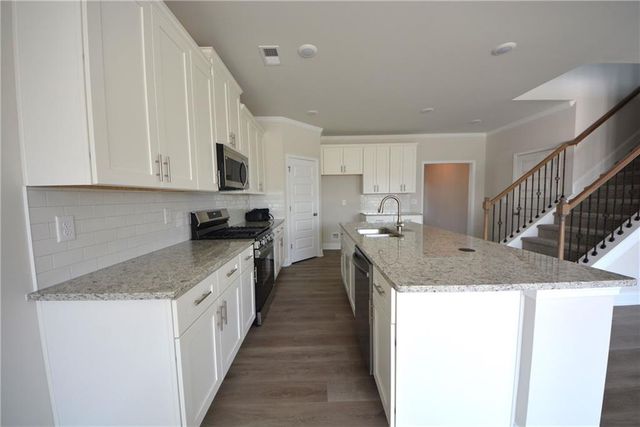 1464 Sunny Valley Lane, Braselton, GA 30517