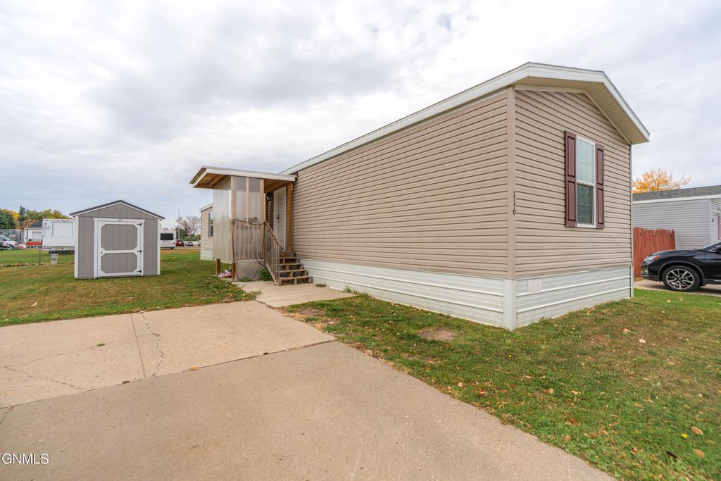 116 New Jersey Street, Bismarck, ND 58504 photo 2