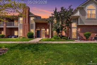 2287 Leighton Drive, Utica, MI 48317
