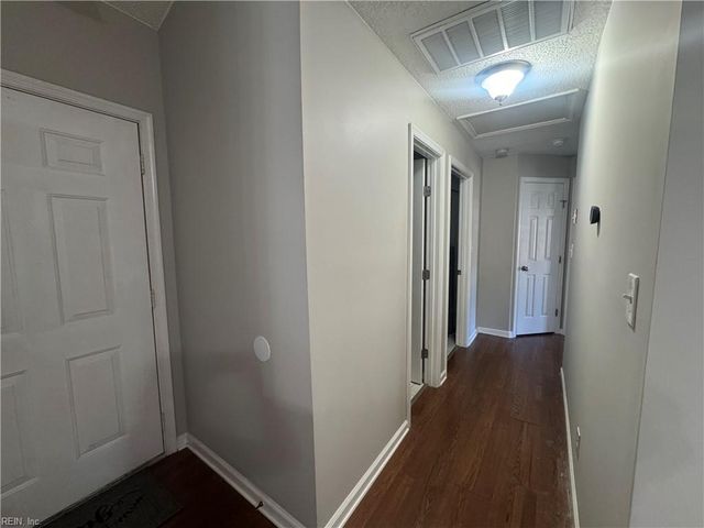 806 Newday CT, Newport News, VA 23602