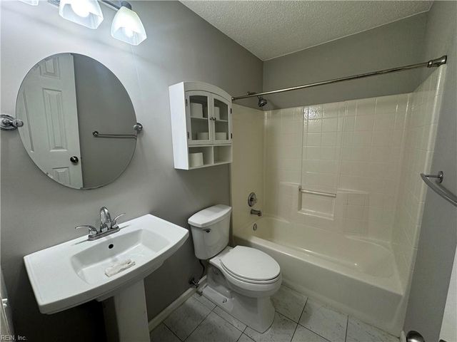 806 Newday CT, Newport News, VA 23602