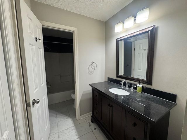 806 Newday CT, Newport News, VA 23602