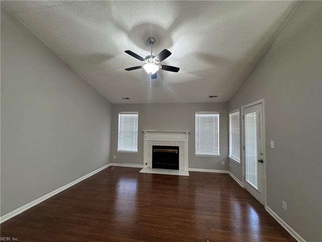 806 Newday CT, Newport News, VA 23602