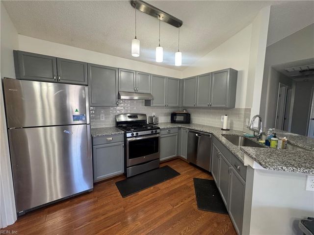 806 Newday CT, Newport News, VA 23602