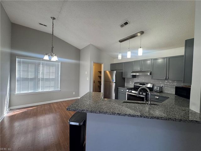 806 Newday CT, Newport News, VA 23602