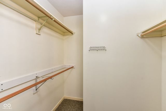 8693 Buffett Parkway, Fishers, IN 46038