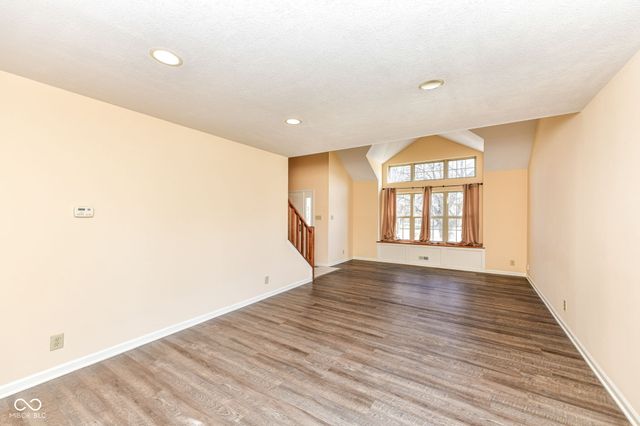 8693 Buffett Parkway, Fishers, IN 46038