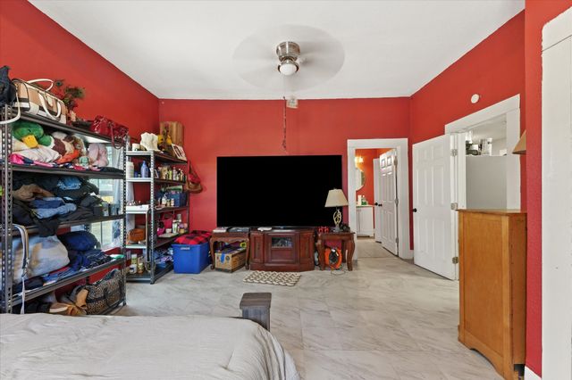 607 E 8th Street, Kemp, TX 75143