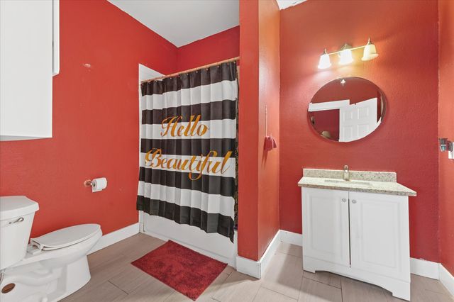 607 E 8th Street, Kemp, TX 75143