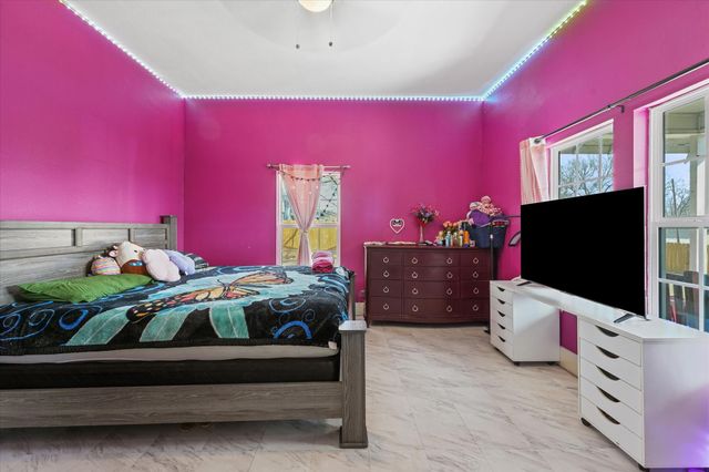 607 E 8th Street, Kemp, TX 75143