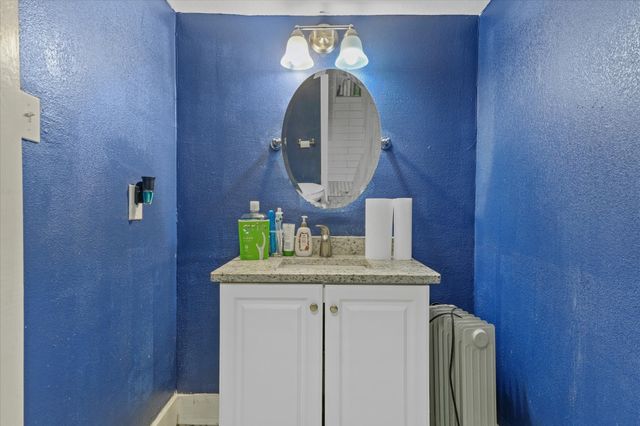 607 E 8th Street, Kemp, TX 75143