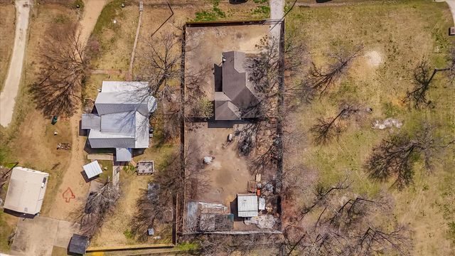 607 E 8th Street, Kemp, TX 75143