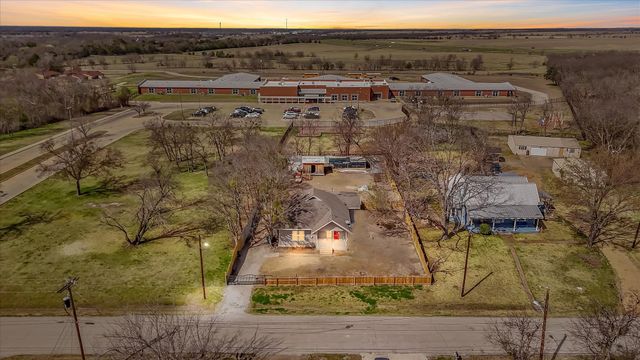 607 E 8th Street, Kemp, TX 75143