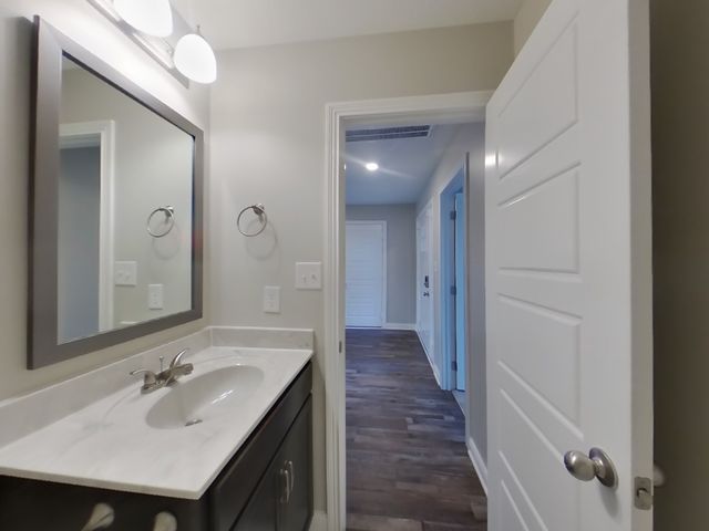 1085 Dublin Dr, Clarksville, TN 37042