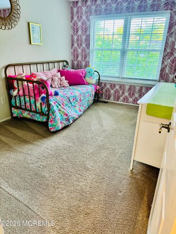 7 Horseshoe Court, Tinton Falls, NJ 07753