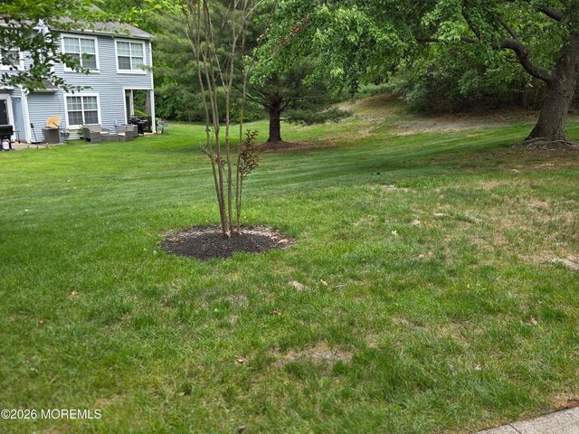 7 Horseshoe Court, Tinton Falls, NJ 07753