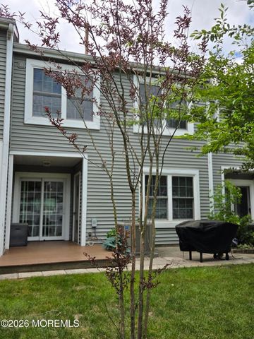 7 Horseshoe Court, Tinton Falls, NJ 07753