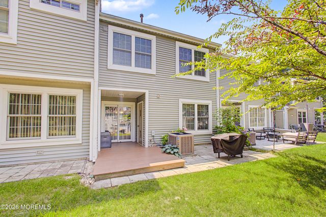 7 Horseshoe Court, Tinton Falls, NJ 07753