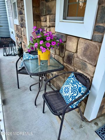 7 Horseshoe Court, Tinton Falls, NJ 07753
