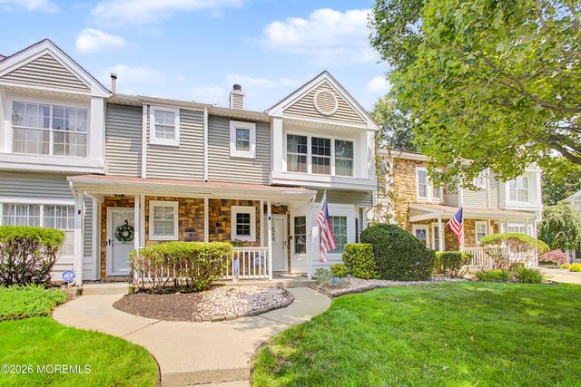 7 Horseshoe Court, Tinton Falls, NJ 07753