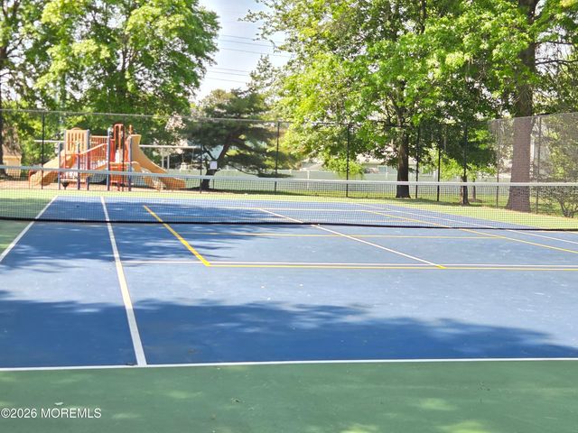 7 Horseshoe Court, Tinton Falls, NJ 07753