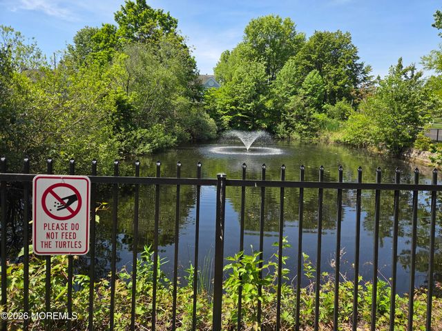 7 Horseshoe Court, Tinton Falls, NJ 07753