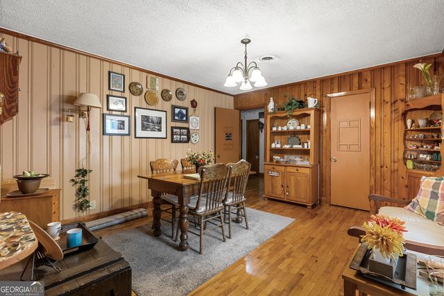 106 NE E Valley Rd, Rome, GA 30161