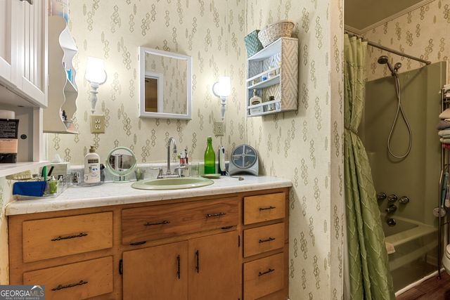 106 NE E Valley Rd, Rome, GA 30161
