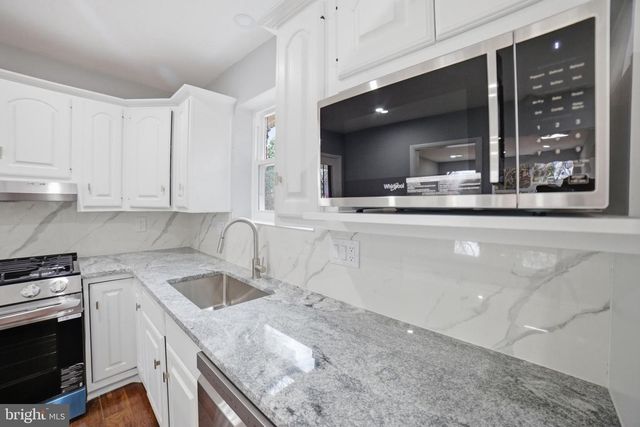 5001 BARTO AVE, Suitland, MD 20746