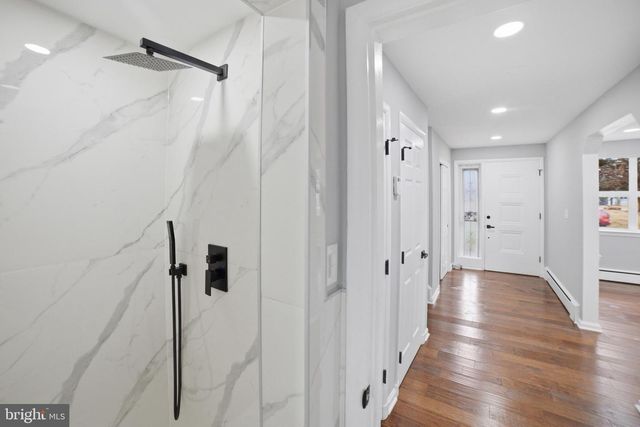 5001 BARTO AVE, Suitland, MD 20746