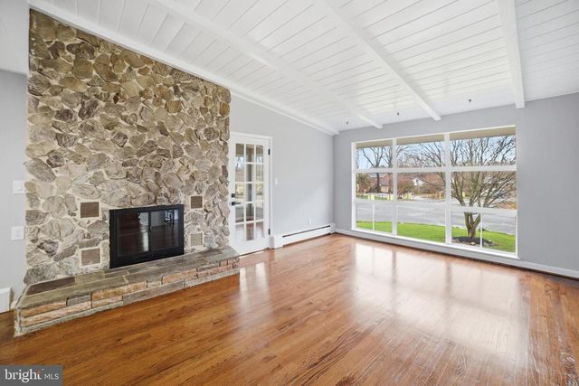 5001 BARTO AVE, Suitland, MD 20746