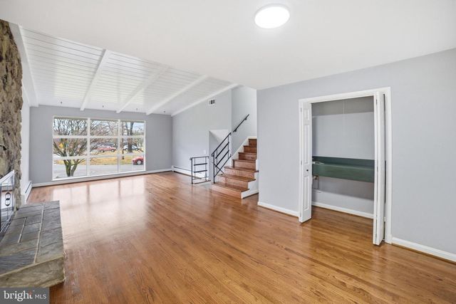 5001 BARTO AVE, Suitland, MD 20746