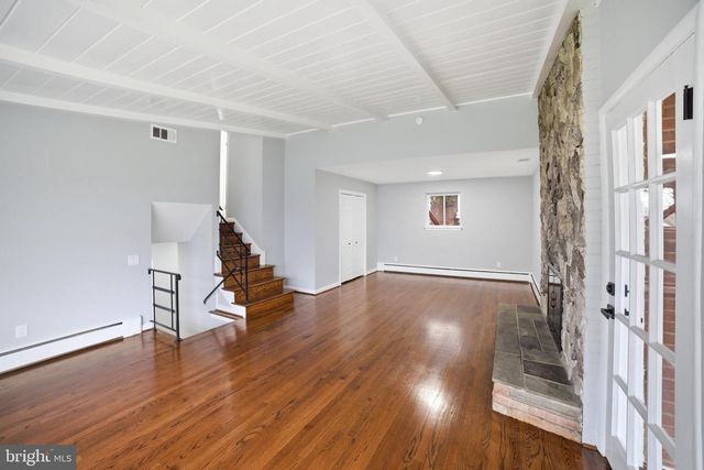 5001 BARTO AVE, Suitland, MD 20746