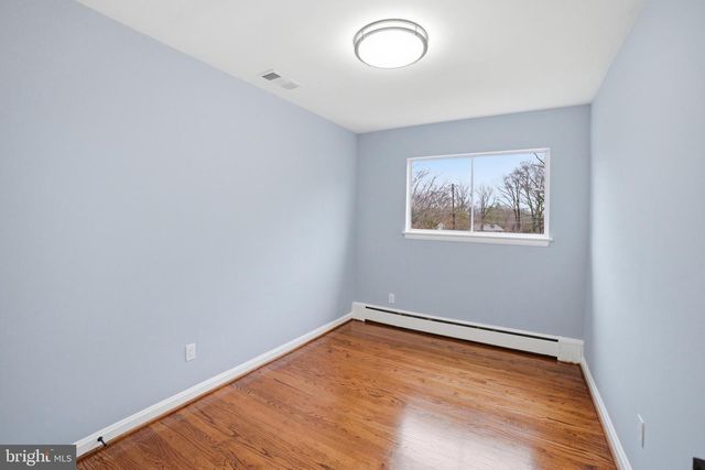 5001 BARTO AVE, Suitland, MD 20746