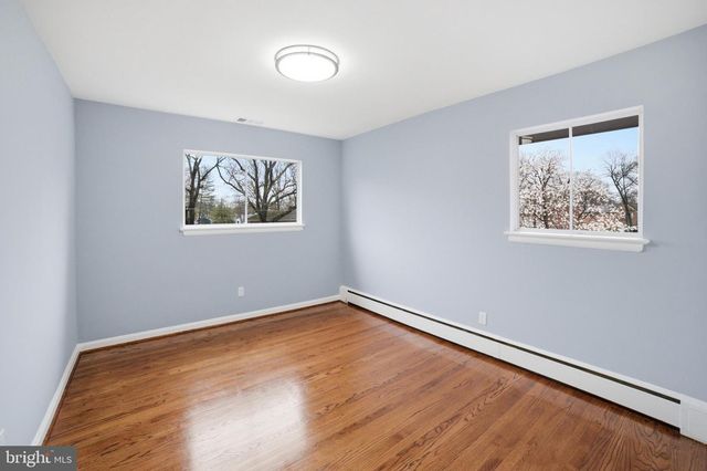 5001 BARTO AVE, Suitland, MD 20746