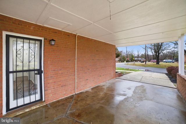 5001 BARTO AVE, Suitland, MD 20746