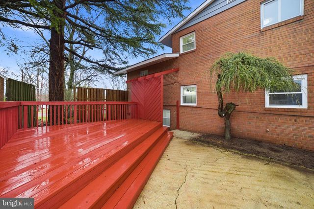 5001 BARTO AVE, Suitland, MD 20746